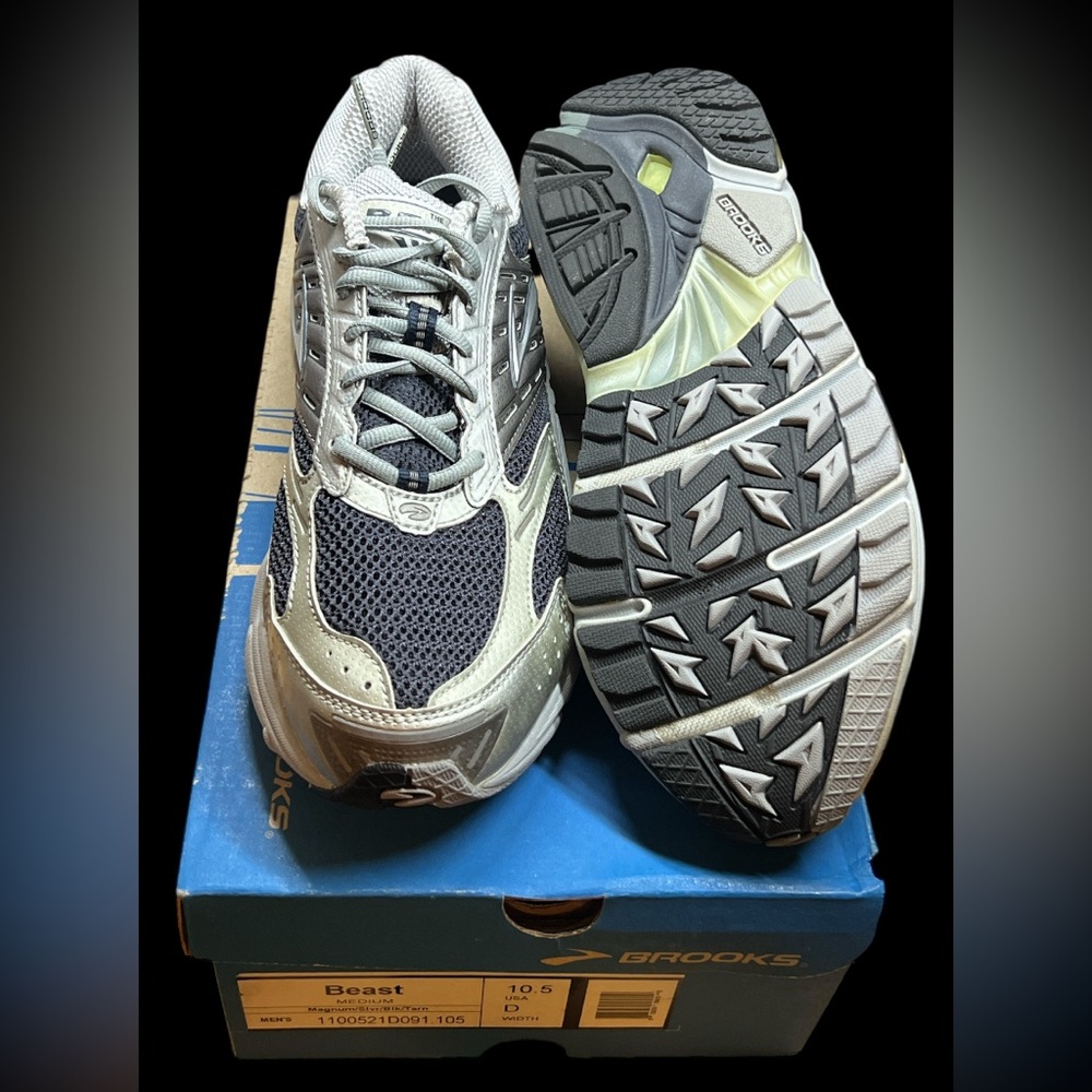 Size 10.5 WIDTH‎ - Beast  MEDIUM USA Magnum/Sivr/Blk/Tarn D 1100521D091.105 - Picture 5 of 7